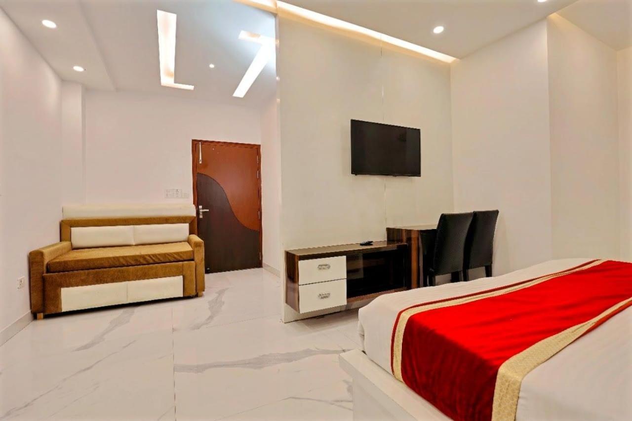 Ishaan Residency - A Unit Of Mgm Club 