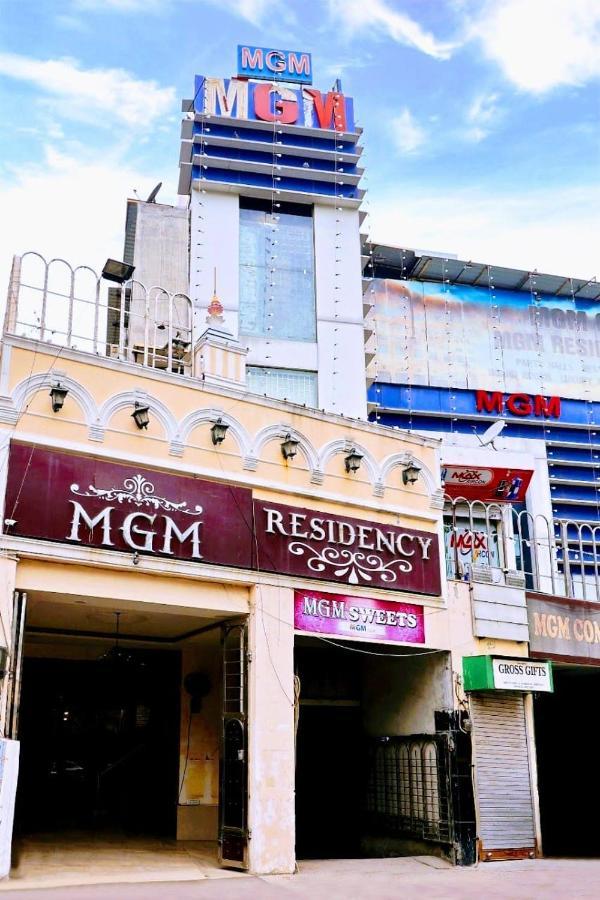 Guest house Ishaan Residency - A Unit Of Mgm Club 